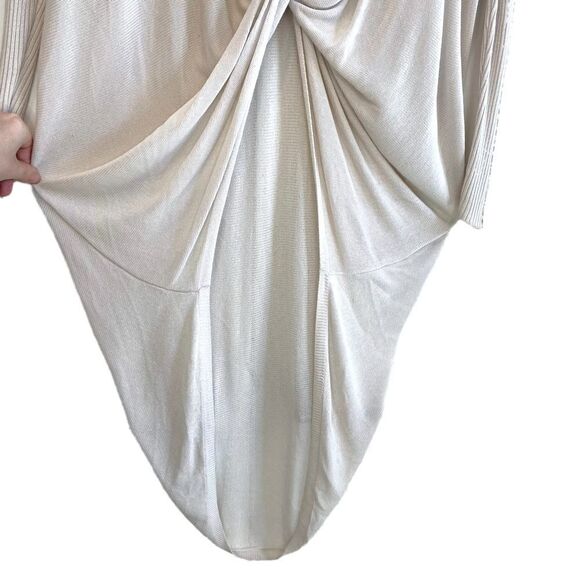 UO Silence and Noise Wrap Top 100% Rayon - Picture 3 of 7